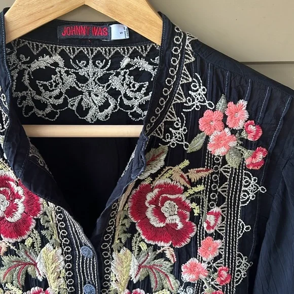 Johnny Was Meadow Embroidered Longline Tunic Blouse. Long Sleeve Black Roomy S - Picture 11 of 11